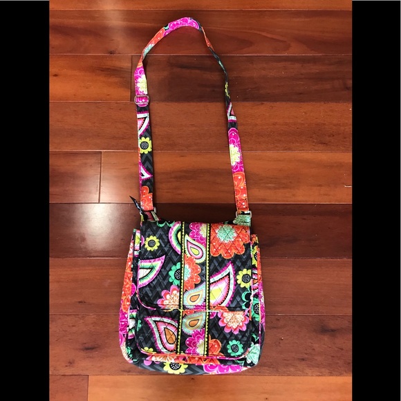 Vera Bradley Handbags - Vera Bradley Crossbody